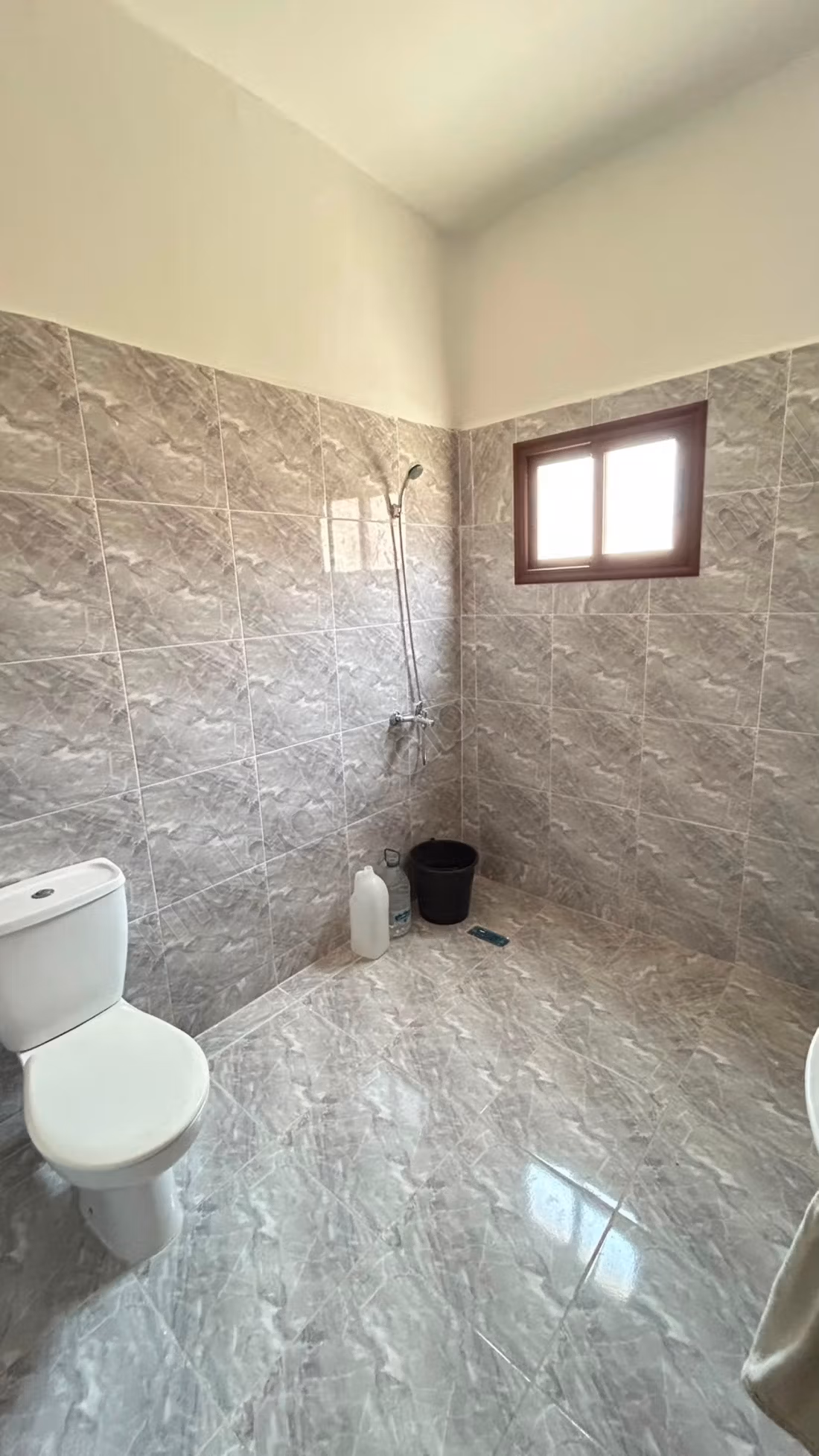 Maison r1 de 180 m2 composée de 2 apparts