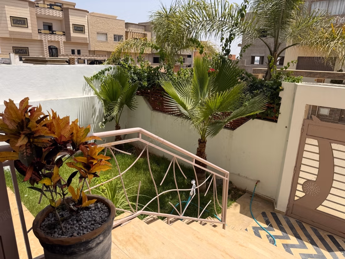 Casa lussuosa in vendita a Oulad Wajih. 4 belle camere. Bella terrazza e giardino