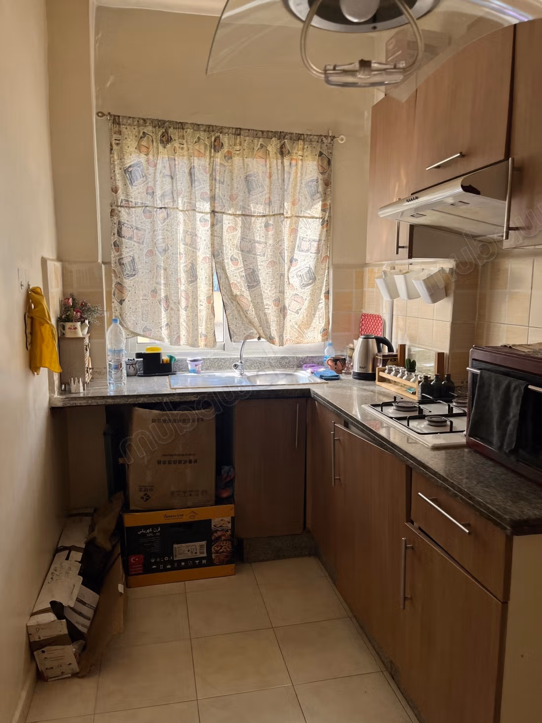 Appartement à vendre à Sidi Moumen. 3 pièces confortables. Cuisinière avec four