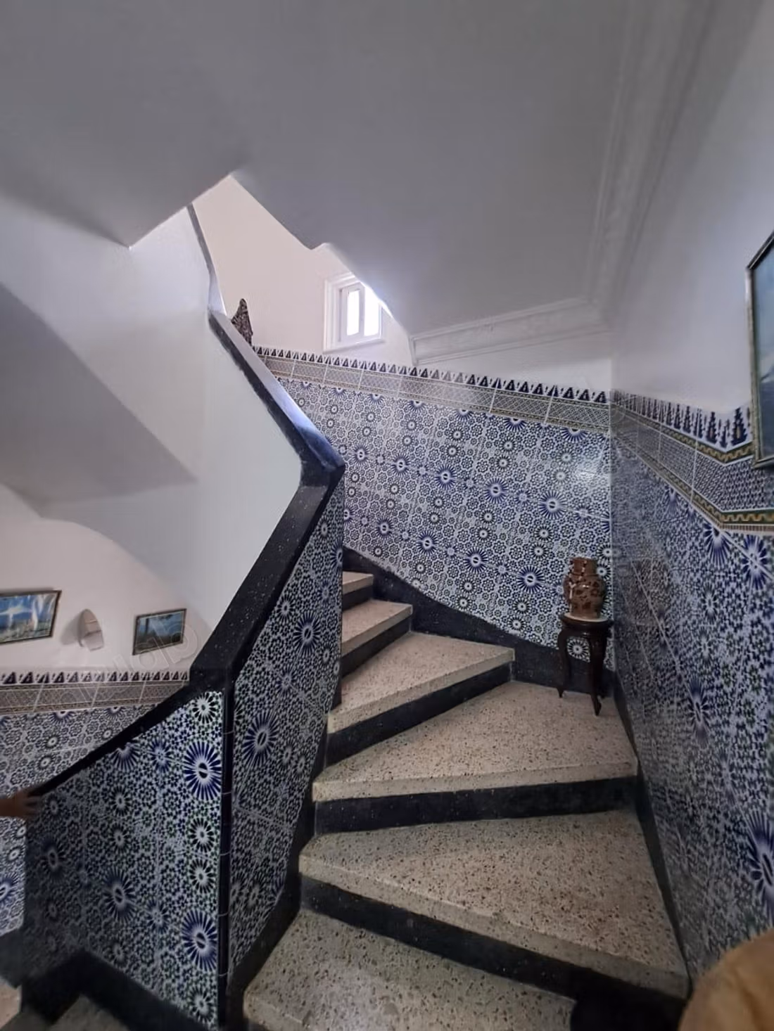 Huis te koop en titel in Medina. 3 grote kamers. Gemeubileerd