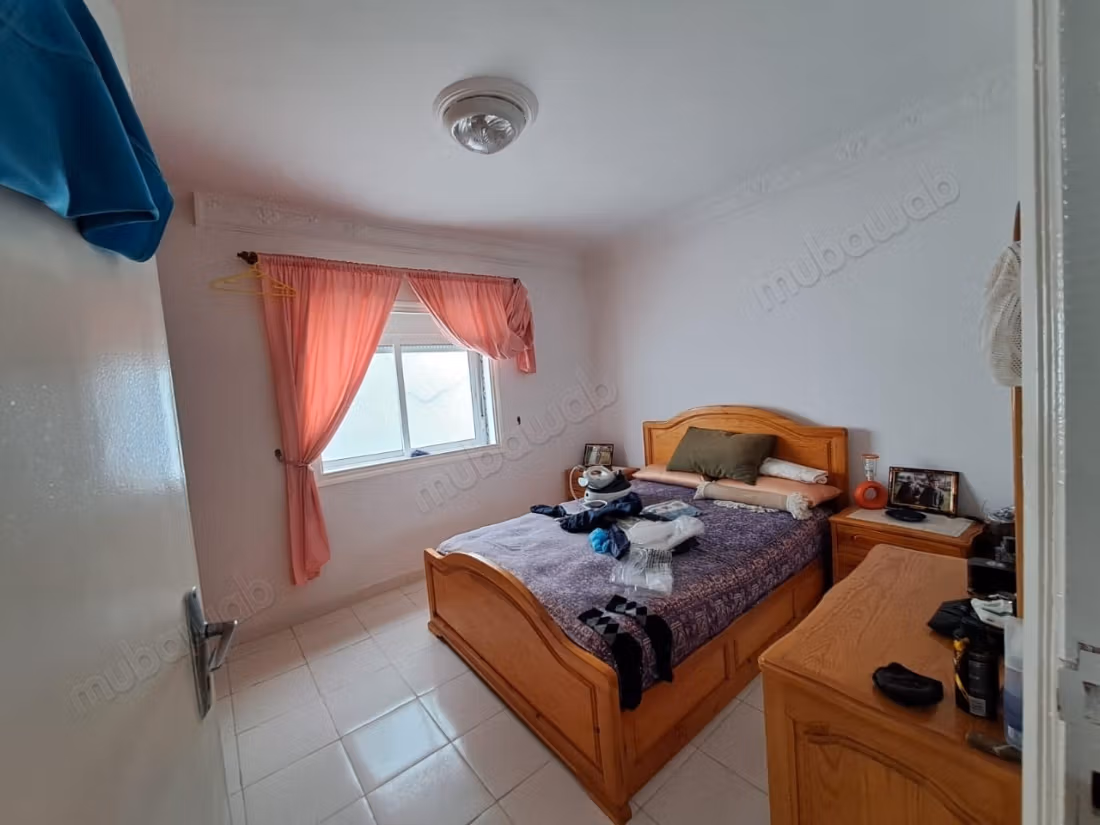 Huis te koop en titel in Medina. 3 grote kamers. Gemeubileerd