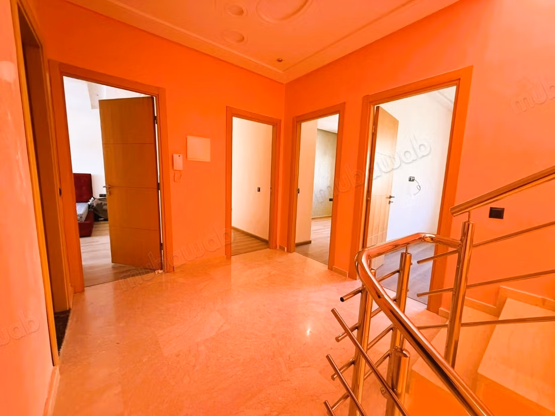 Interesting villa. Residence or investment
