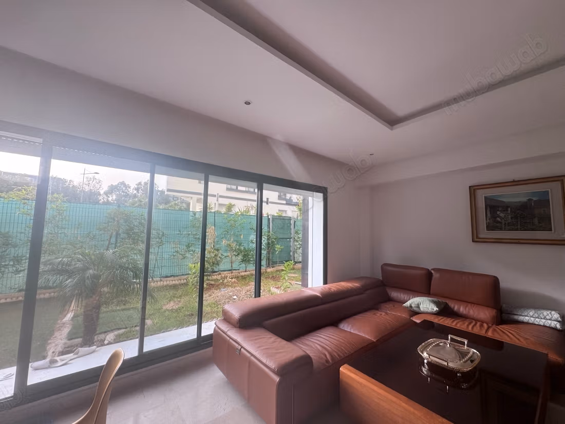Duplex in affitto a Riyad. 4 grandi stanze. Ben arredato