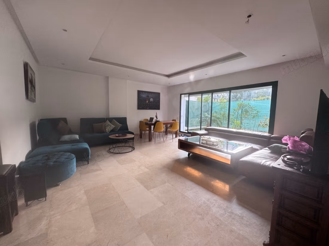 Duplex in affitto a Riyad. 4 grandi stanze. Ben arredato