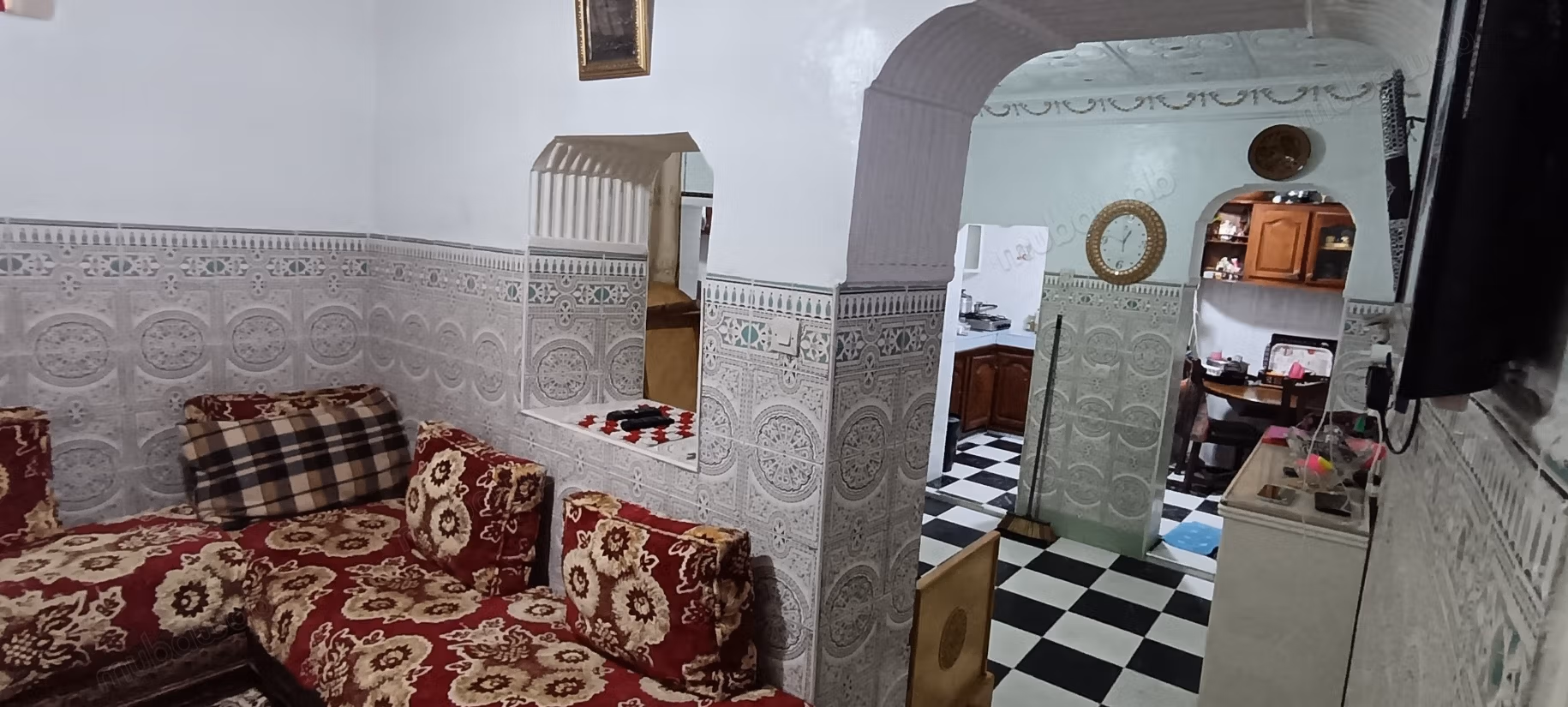 Huis te koop in Medina. 3 grote kamers. Pantserdeur en dubbelglasysteem