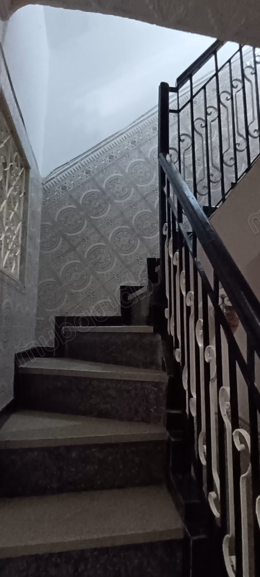 Huis te koop in Medina. 3 grote kamers. Pantserdeur en dubbelglasysteem
