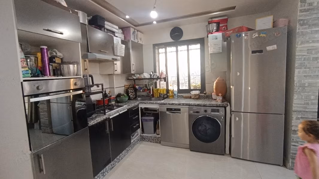 Appartamento in vendita ad Aïn Sebaâ. Superficie totale 94 m². Ascensore