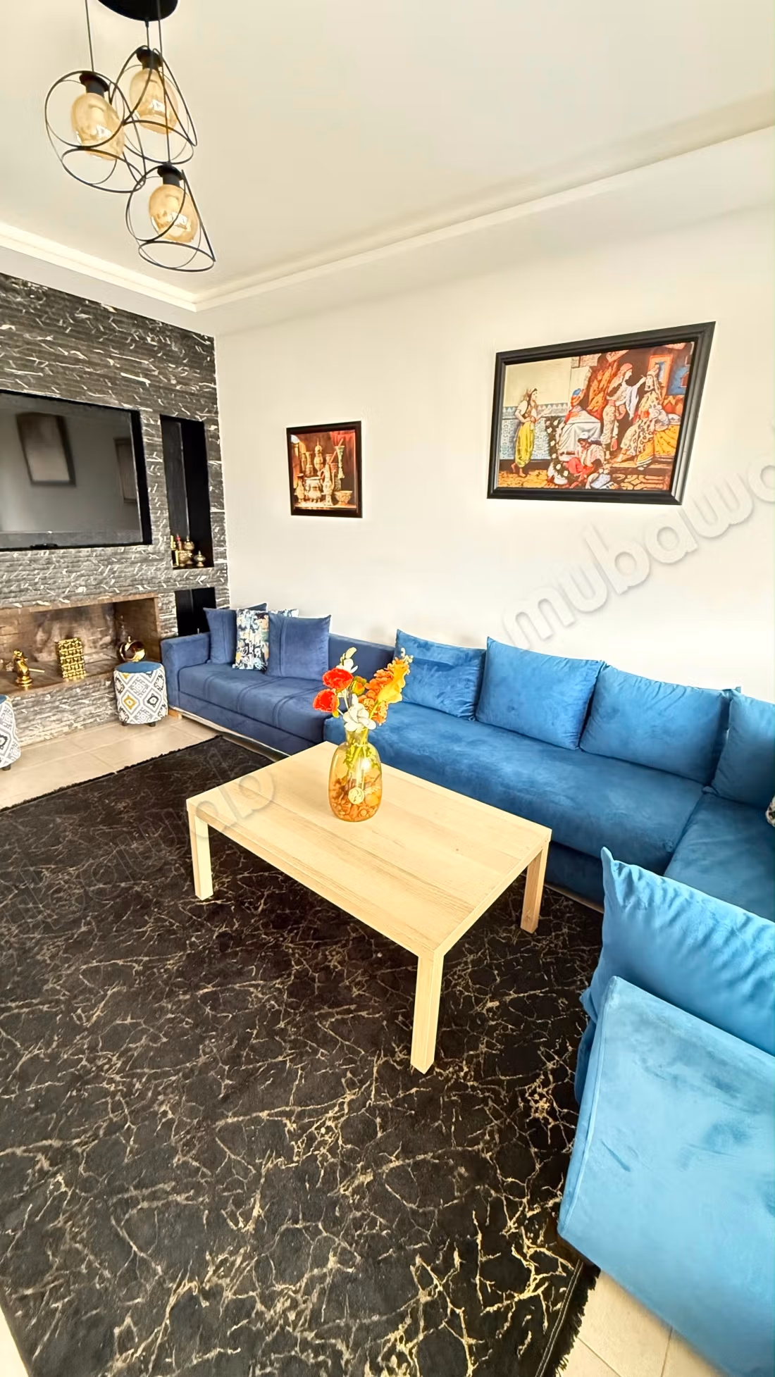 Bel appartement en location à Dar Bouazza.
Surface de 140 m².
Meublé