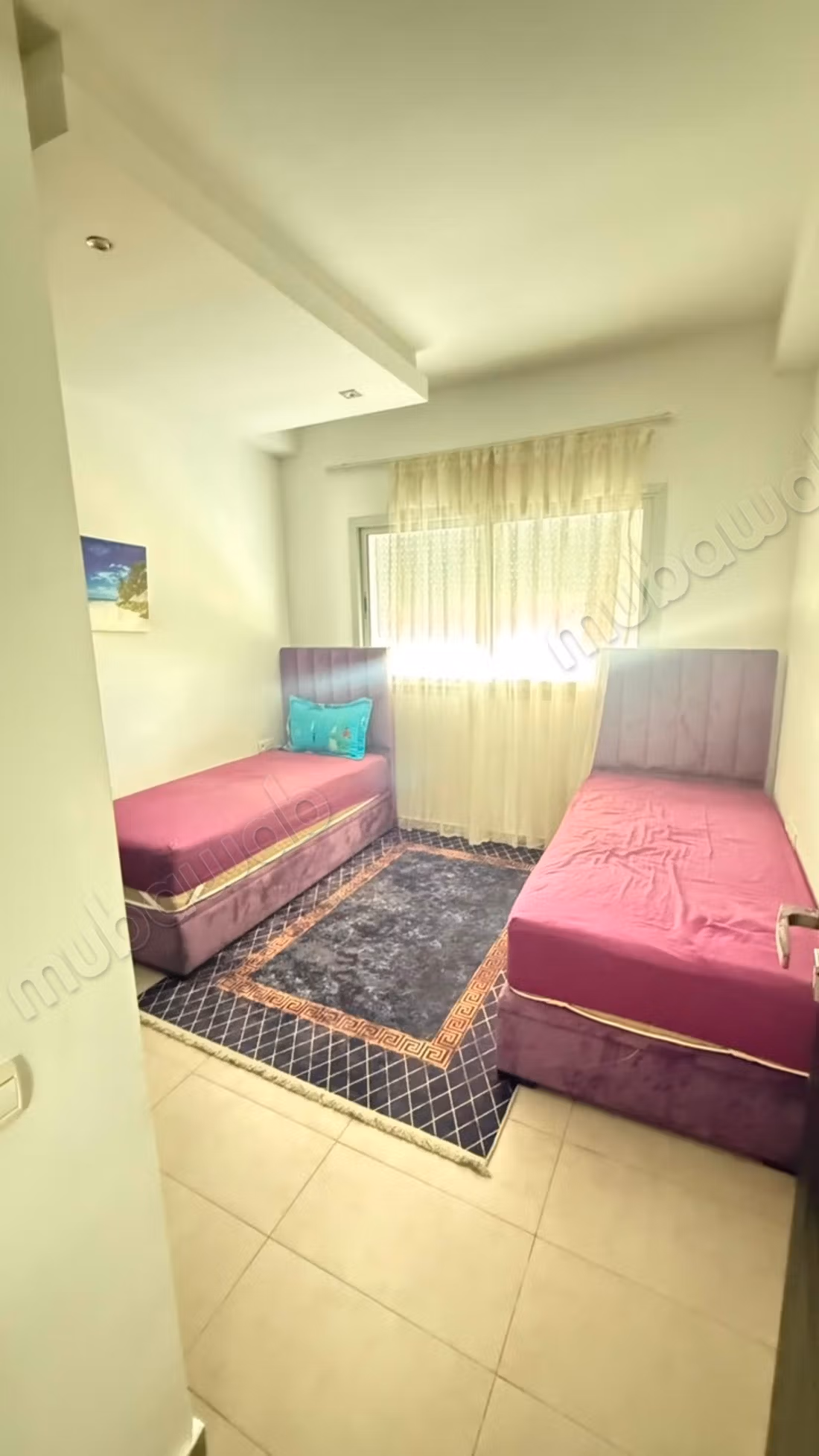 Bel appartement en location à Dar Bouazza.
Surface de 140 m².
Meublé
