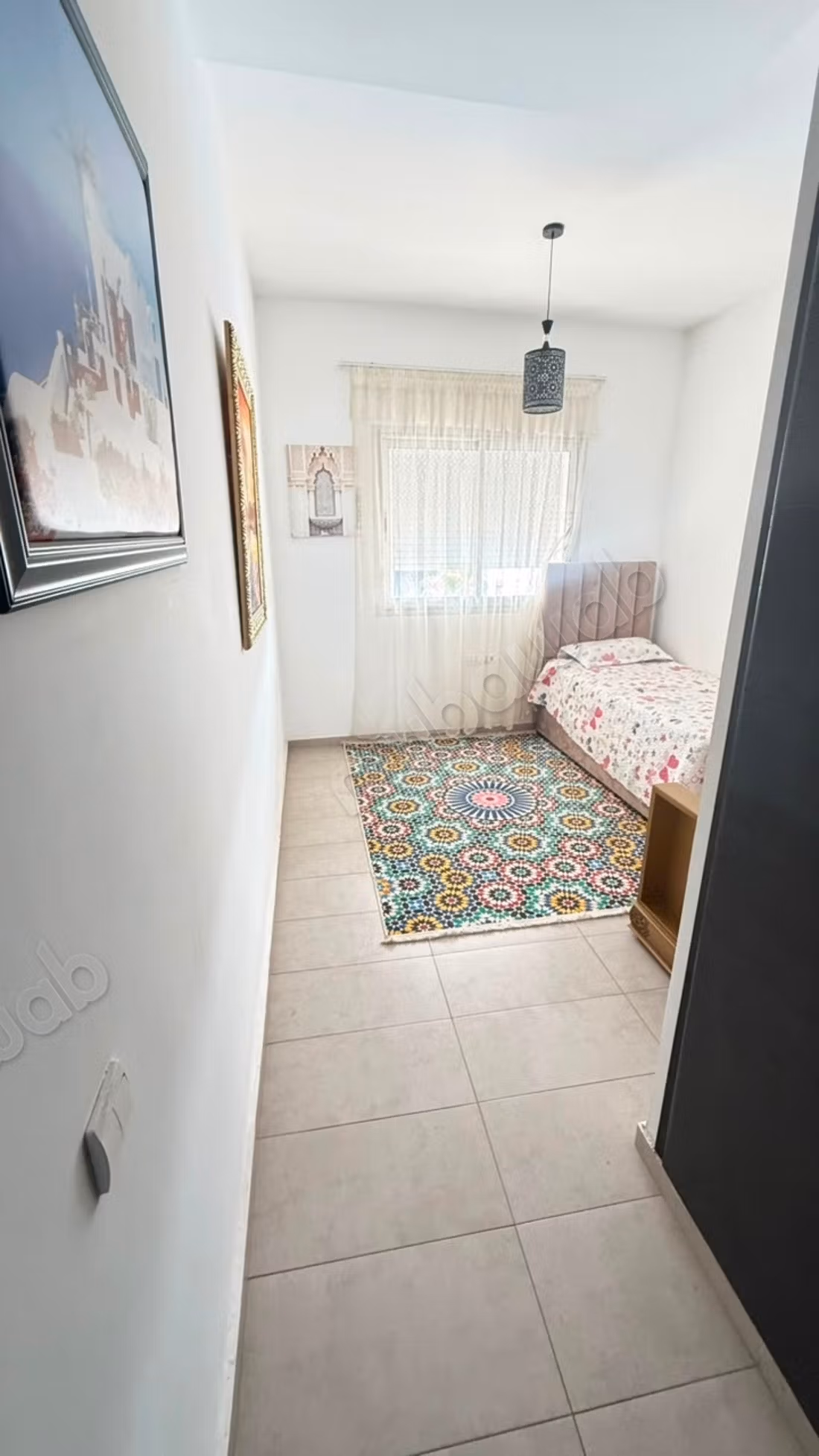 Bel appartement en location à Dar Bouazza.
Surface de 140 m².
Meublé