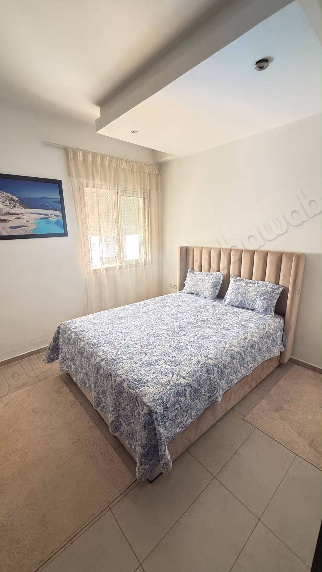Bel appartement en location à Dar Bouazza.
Surface de 140 m².
Meublé