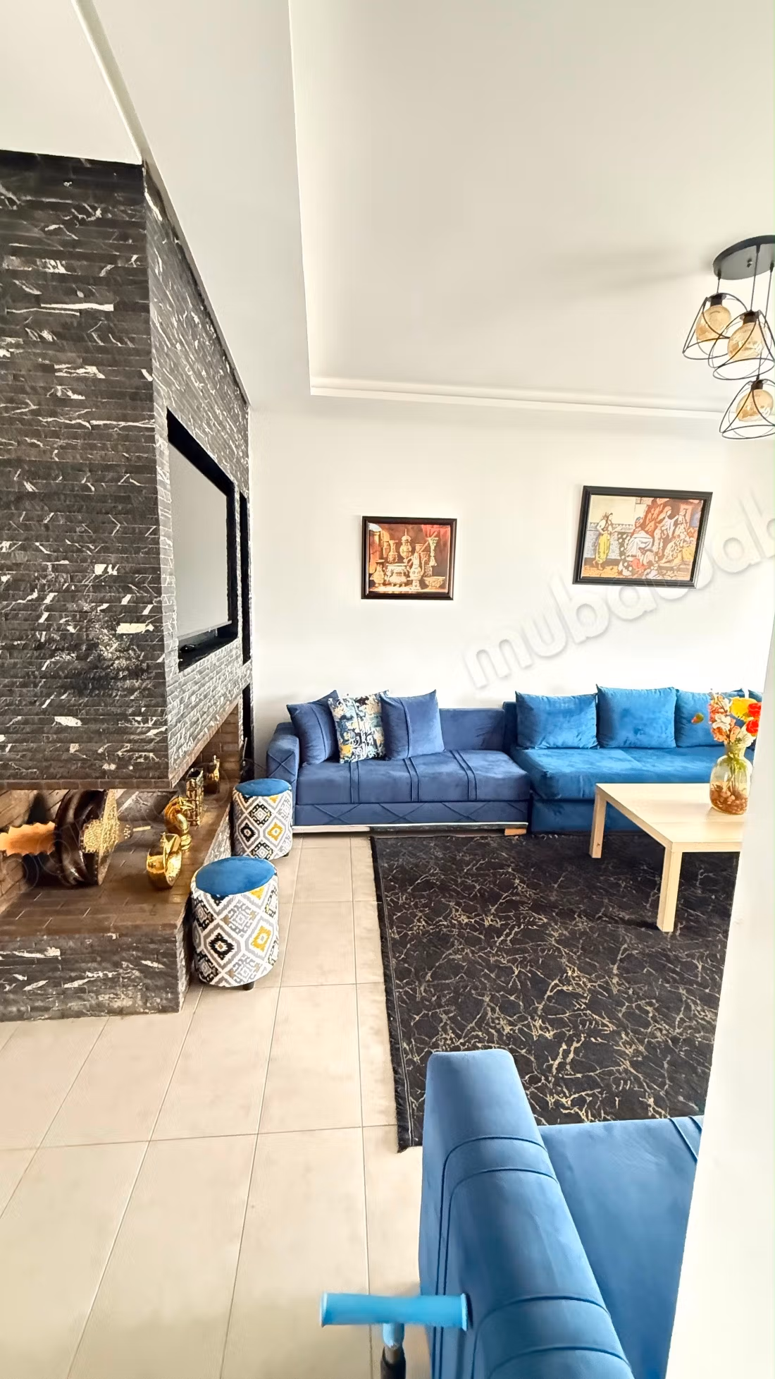 Bel appartement en location à Dar Bouazza.
Surface de 140 m².
Meublé