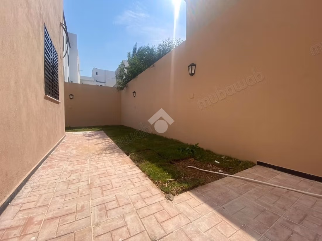 Etage de villa en location