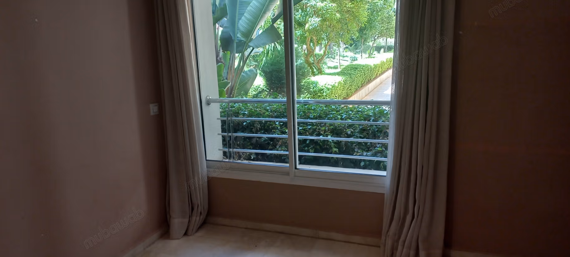 Location APPT en Rez de Jardin à Ain Diab. 3 chambres. Espaces verts et ascenseur