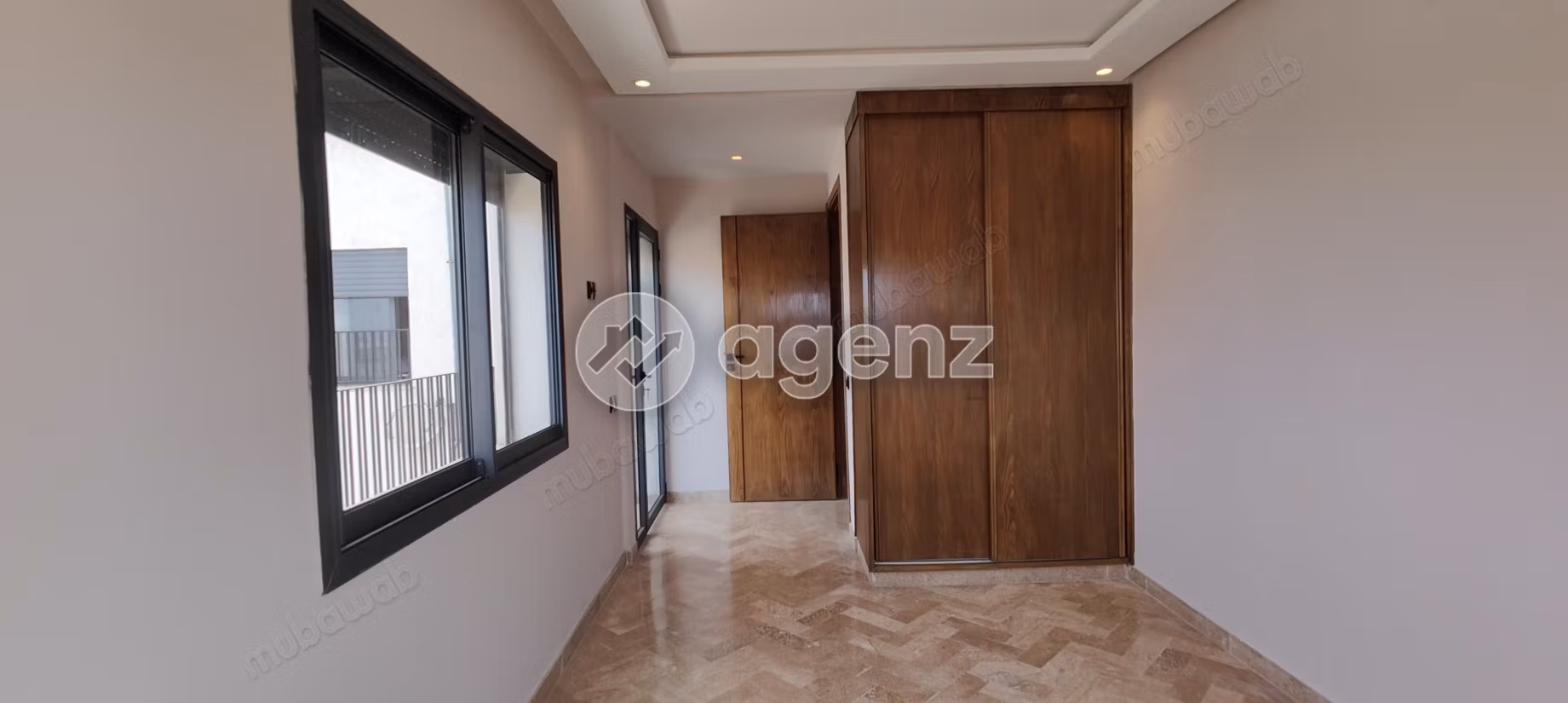 Busca pisos en venta en Aïn Sebaâ. Dimensión 120 m². Aparcamiento y balcón