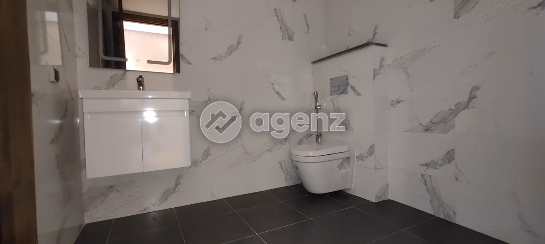 Busca pisos en venta en Aïn Sebaâ. Dimensión 120 m². Aparcamiento y balcón