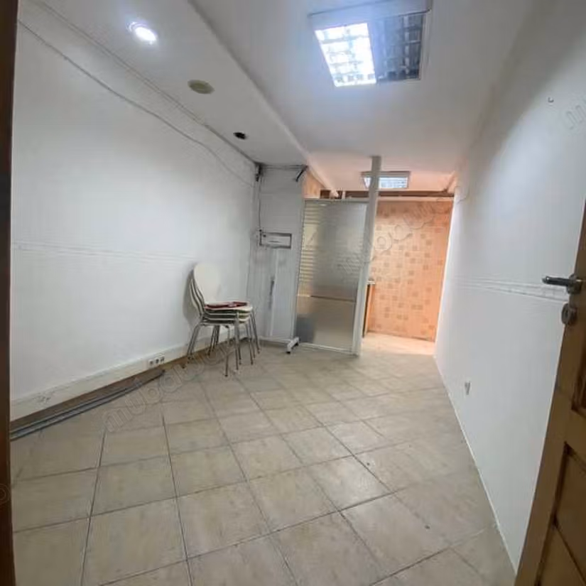 Ufficio in Affitto di 141.0 m² a Casablanca, Ospedali