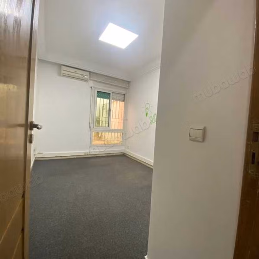 Ufficio in Affitto di 141.0 m² a Casablanca, Ospedali