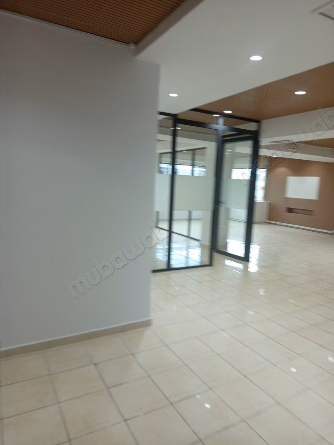Offices for rent on Anfa Boulevard. Total area 150 m². Elevator and parking spaces