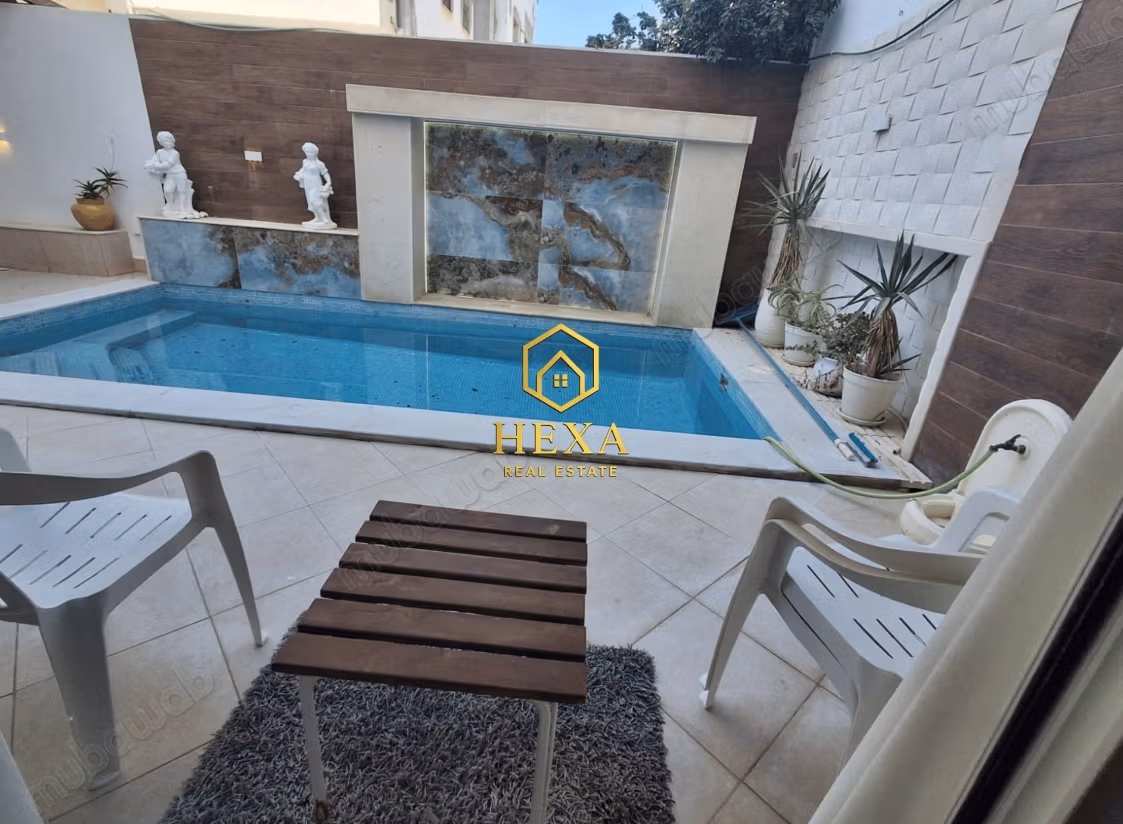 S4 with pool in La Marsa