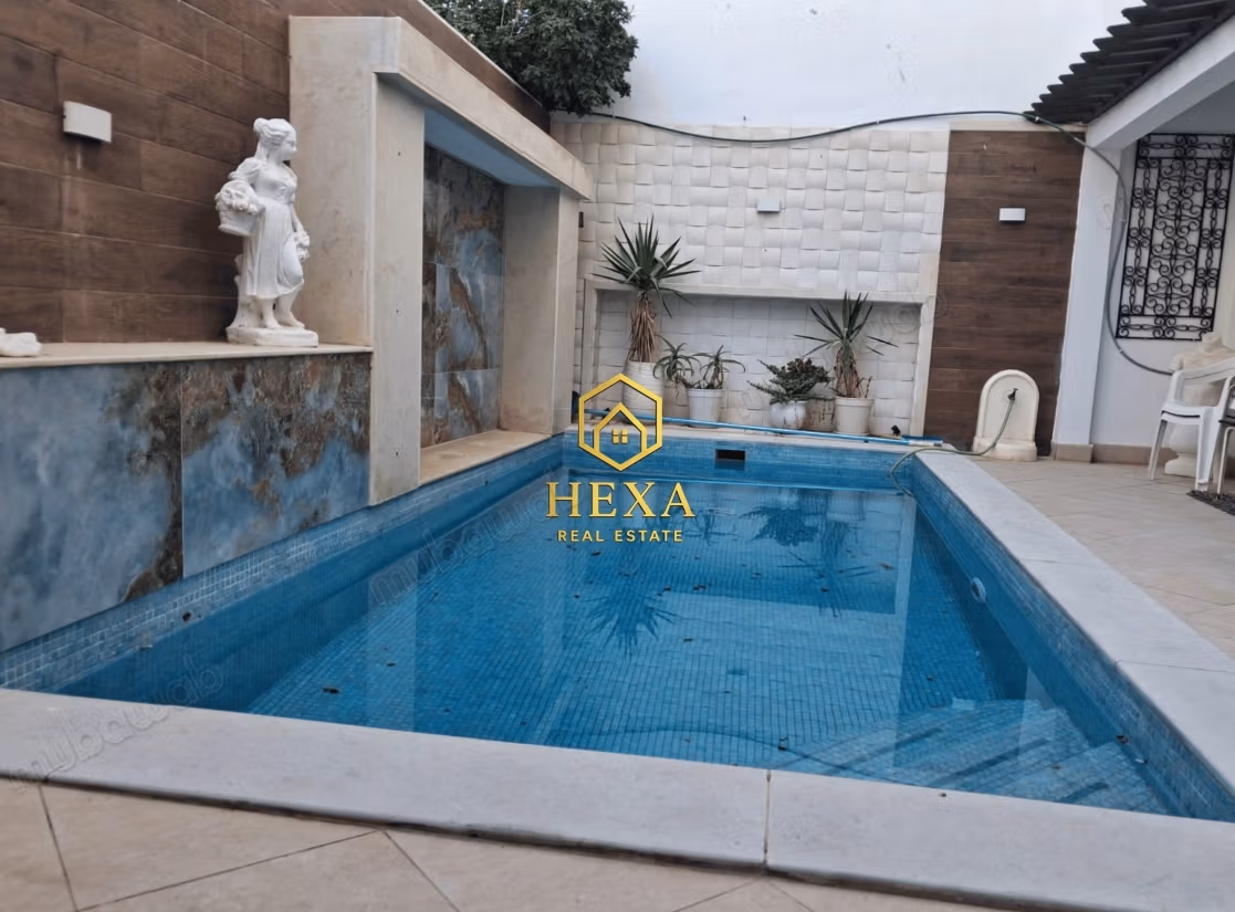 S4 with pool in La Marsa