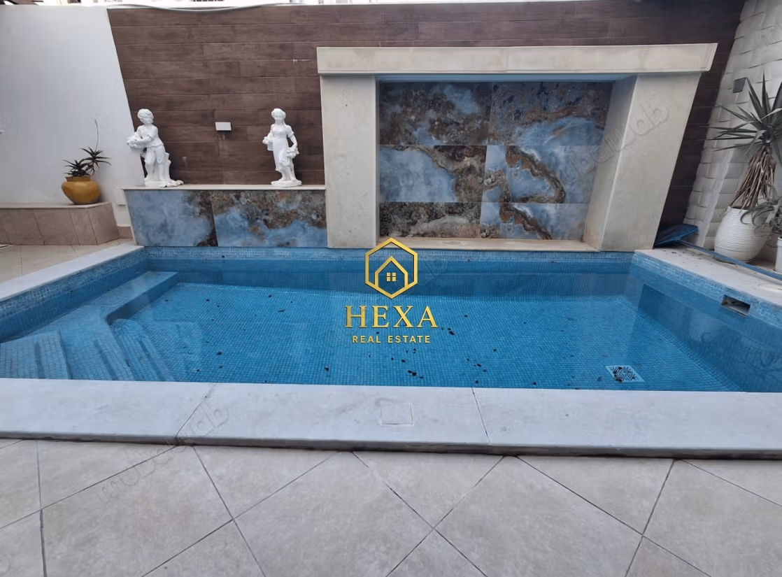 S4 with pool in La Marsa