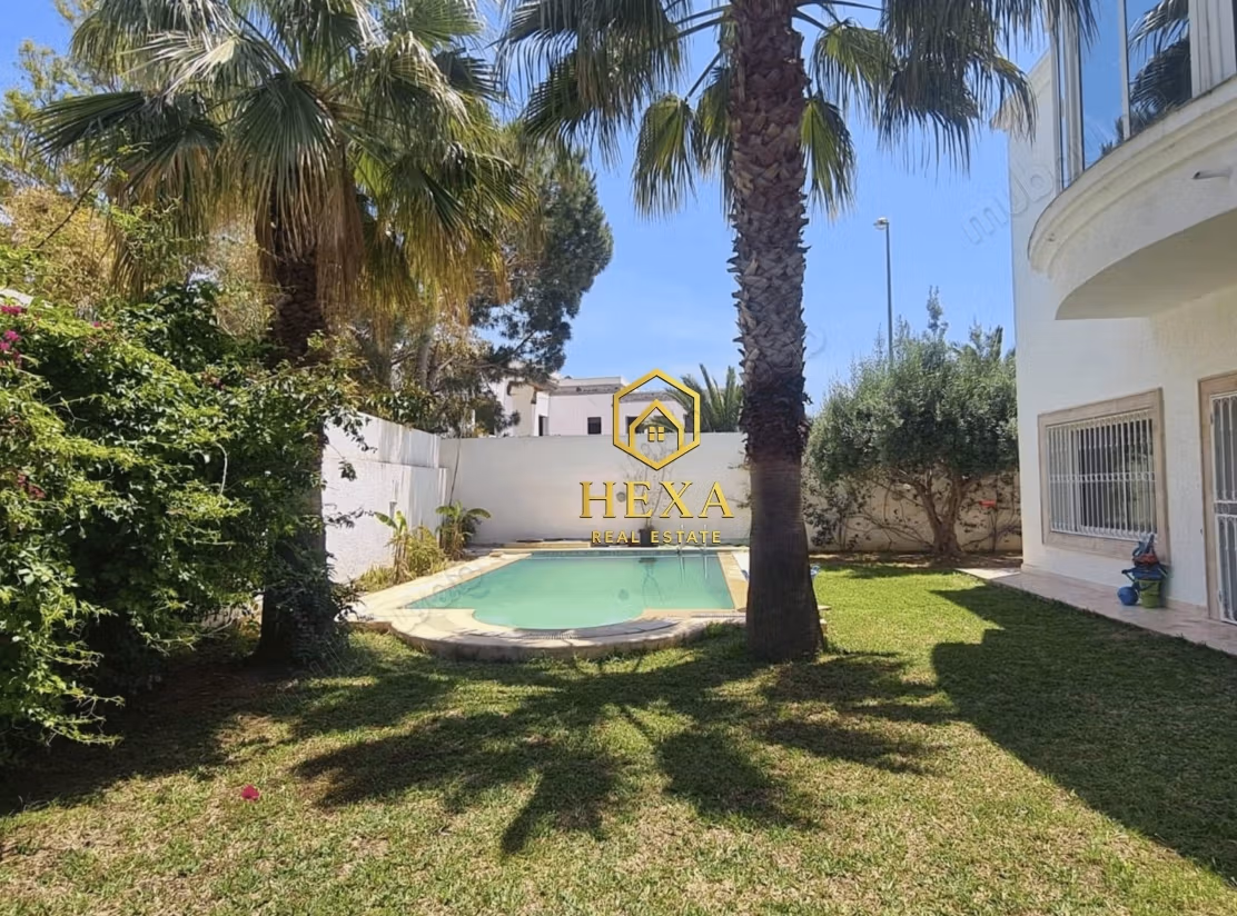 Villa S4 avec piscine et jardin à Gammarth