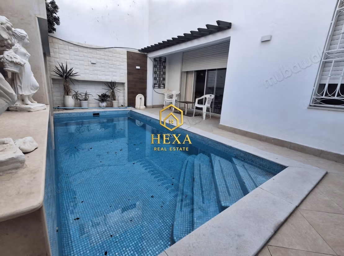 S4 with pool in La Marsa