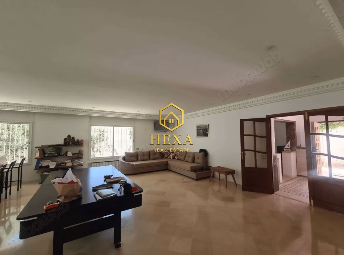 Villa S4 avec piscine et jardin à Gammarth