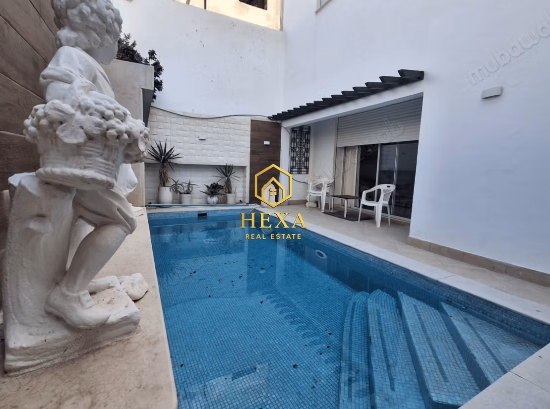 S4 with pool in La Marsa