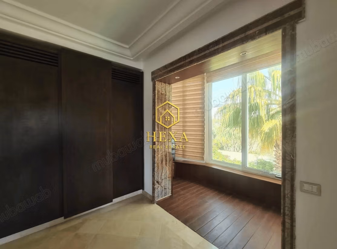 Villa S4 avec piscine et jardin à Gammarth