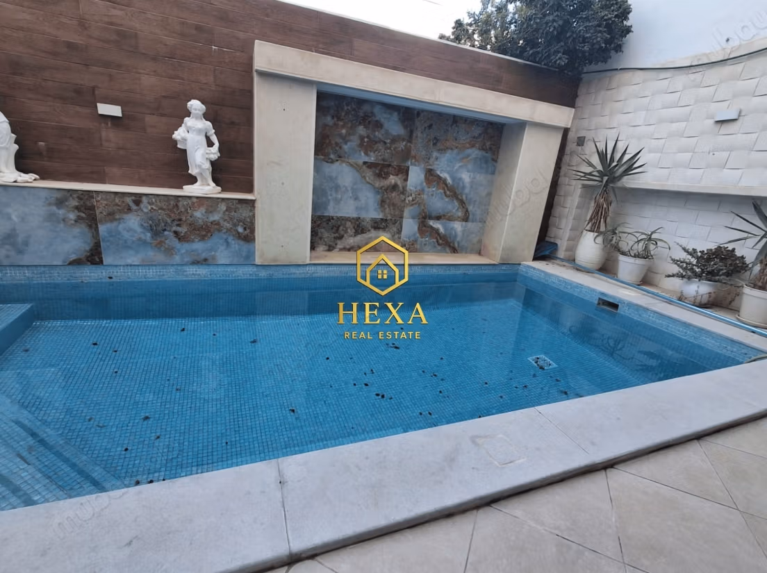 S4 with pool in La Marsa