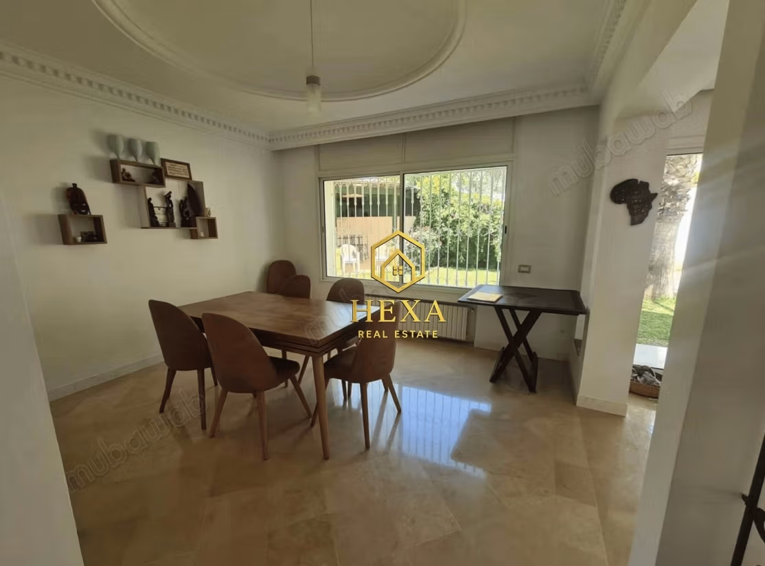 Villa S4 avec piscine et jardin à Gammarth