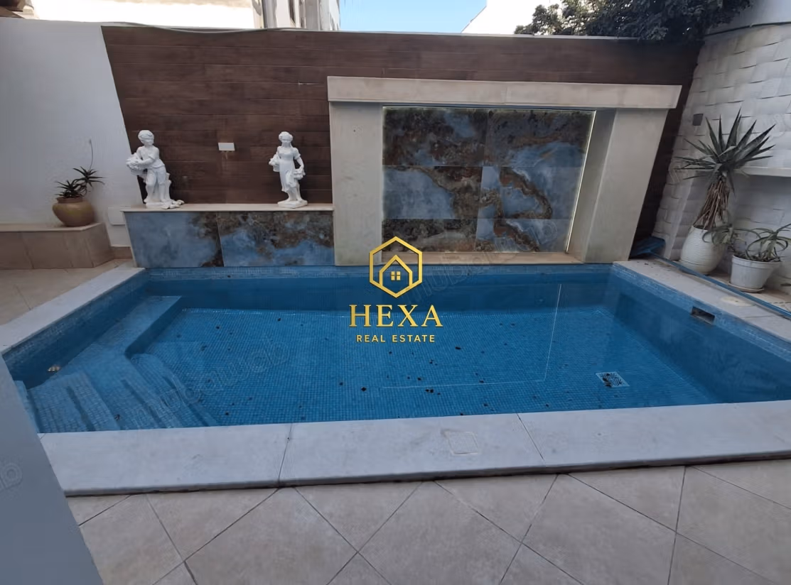 S4 with pool in La Marsa