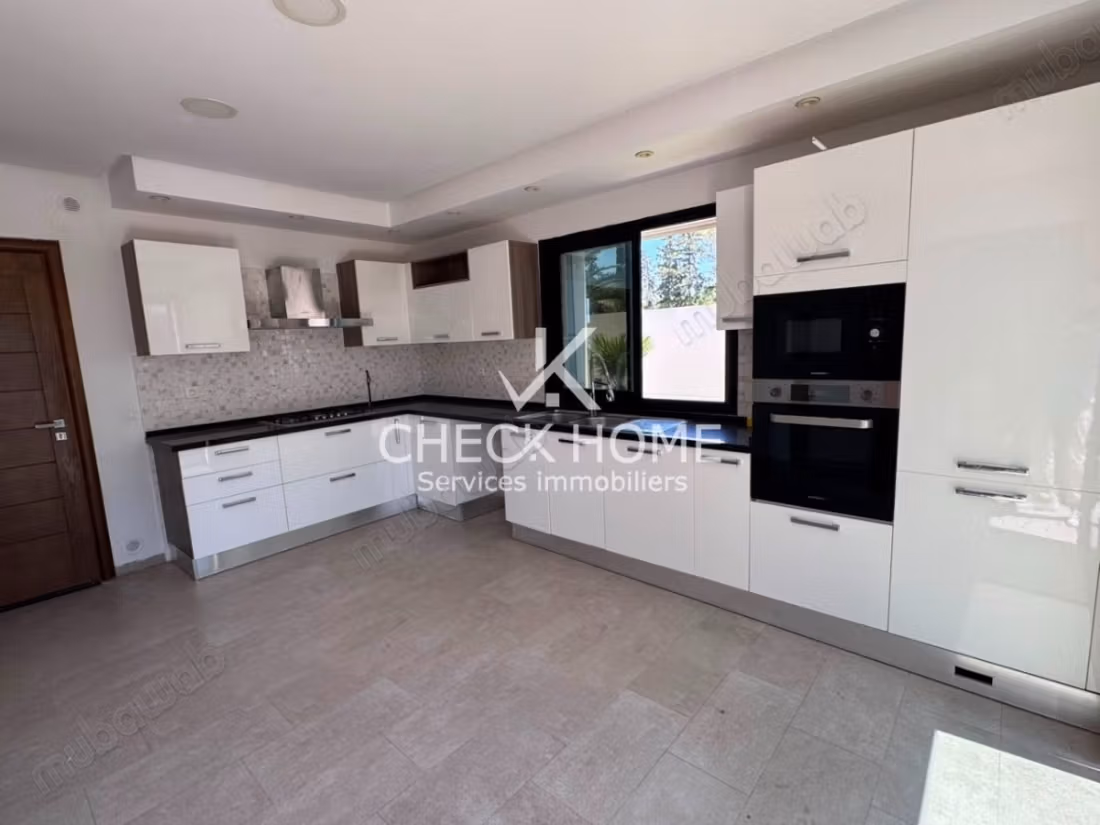 Location annuelle Villa S4 à Craxi Hammamet Nord