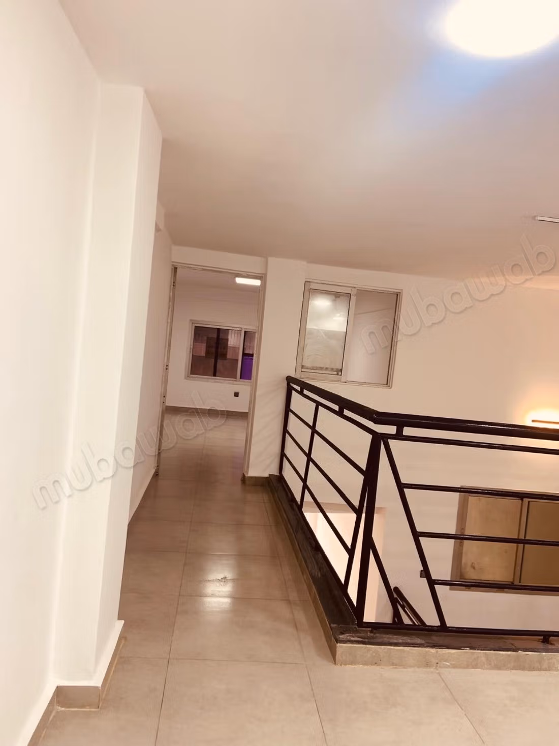 Negozio commerciale 106m2 soppalco, Borgogna, Casa