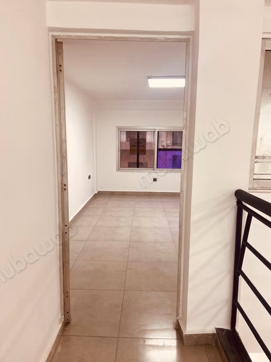 Negozio commerciale 106m2 soppalco, Borgogna, Casa