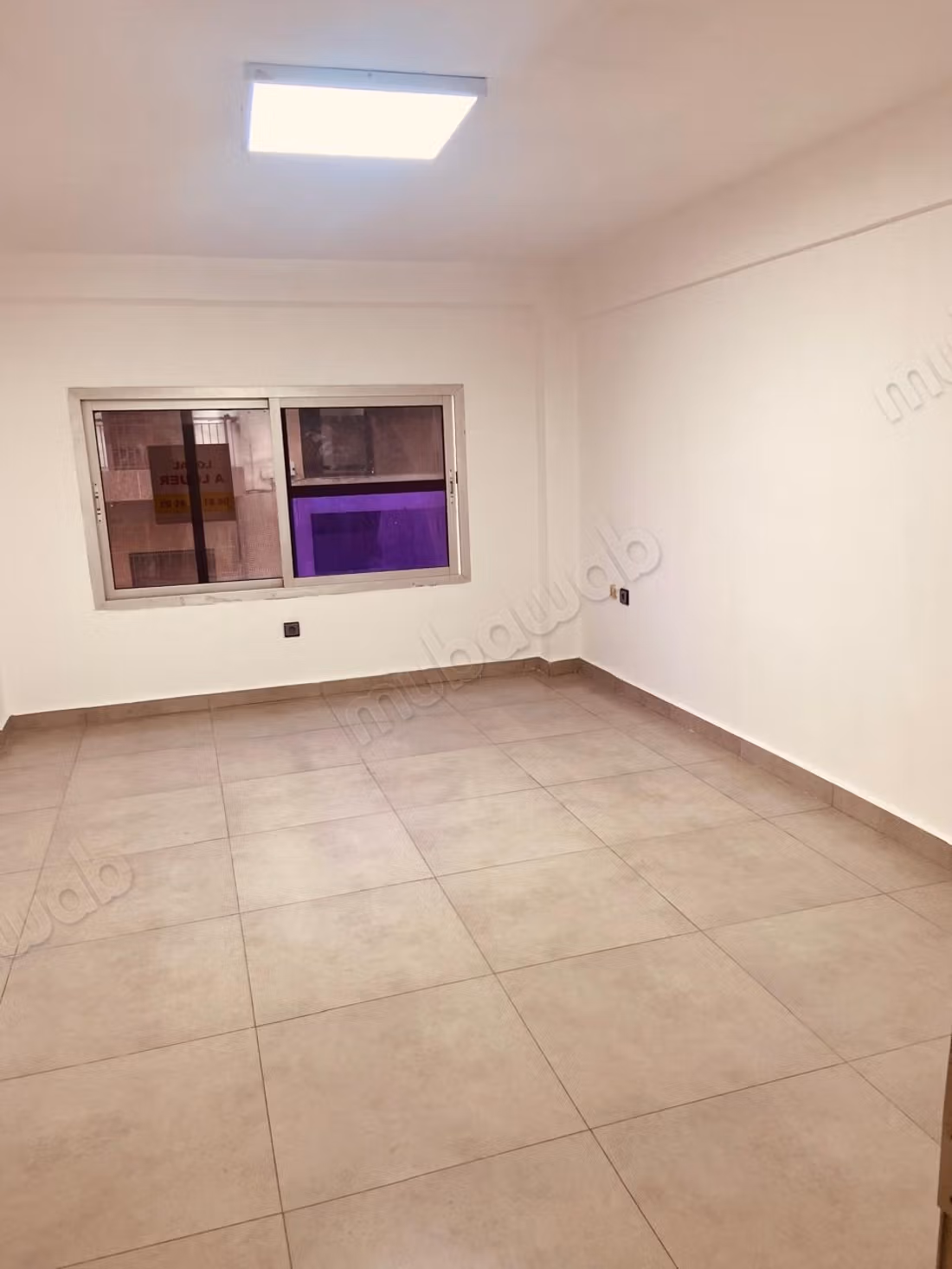 Negozio commerciale 106m2 soppalco, Borgogna, Casa