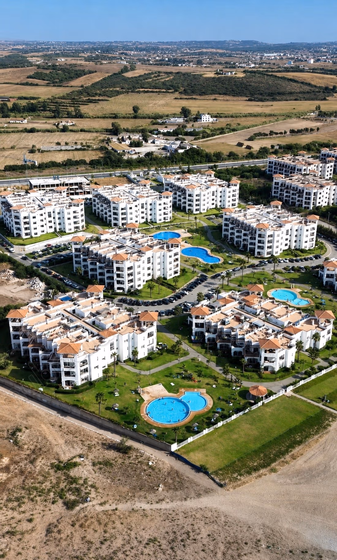 Apartment Asilah. 3 large rooms. Pools