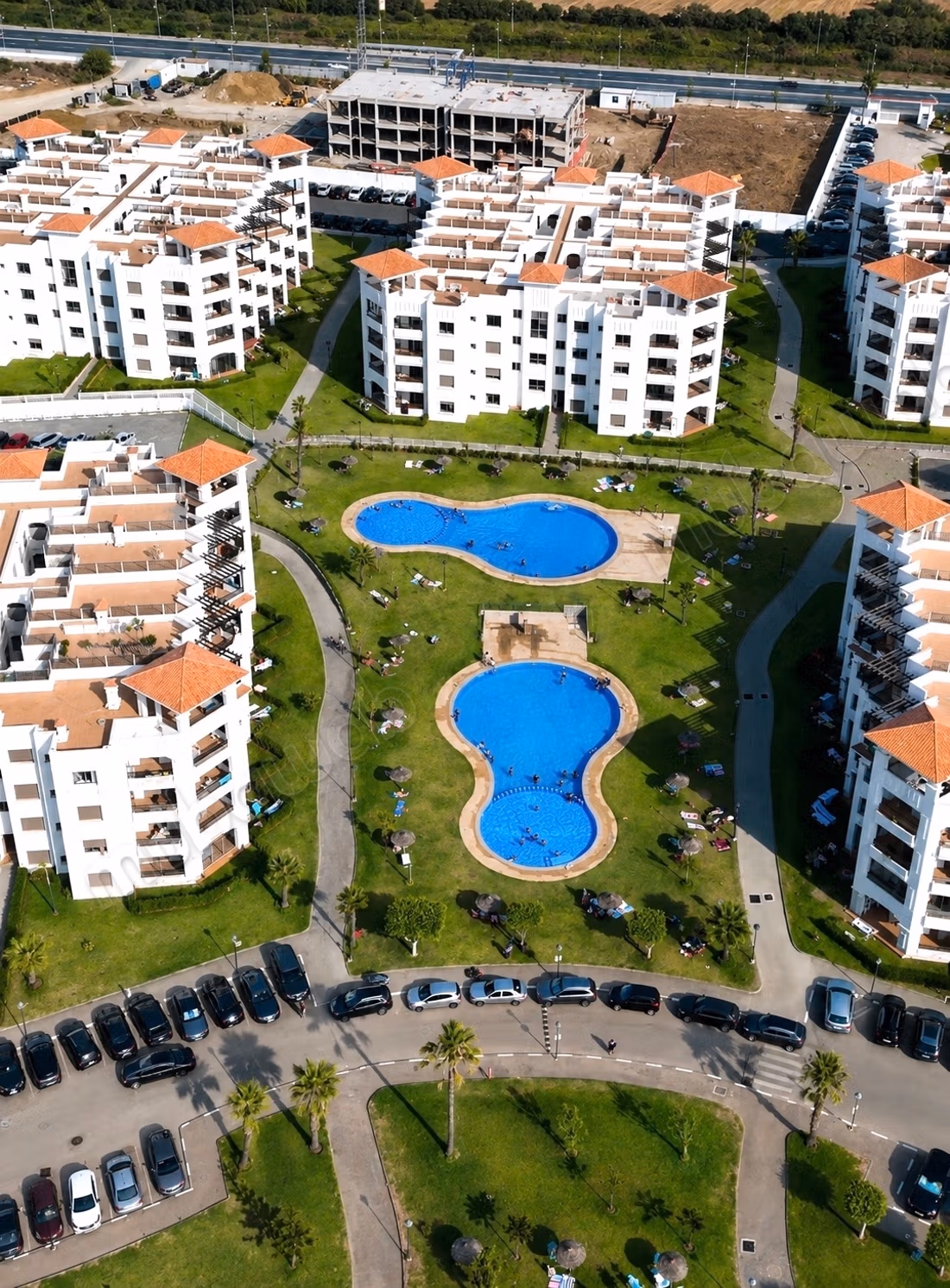 Apartment Asilah. 3 large rooms. Pools