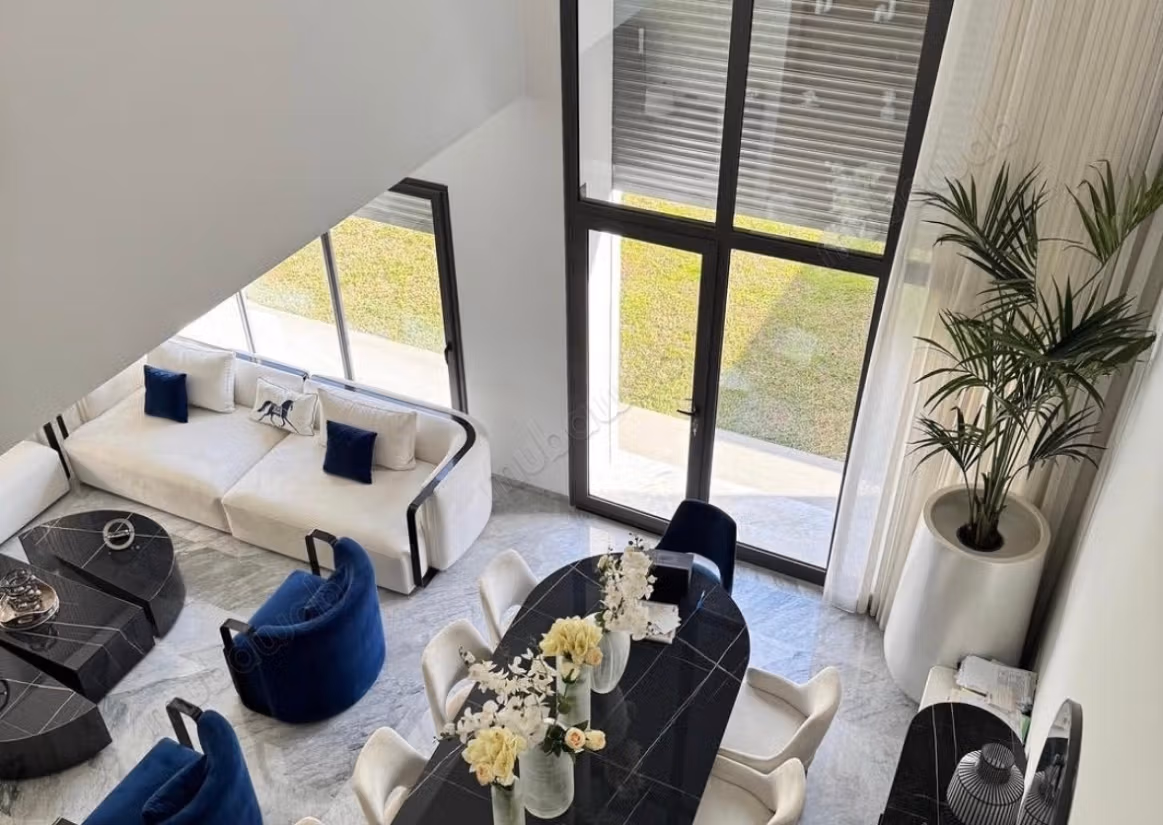 Villa arredatada di alto livello con 4 suite