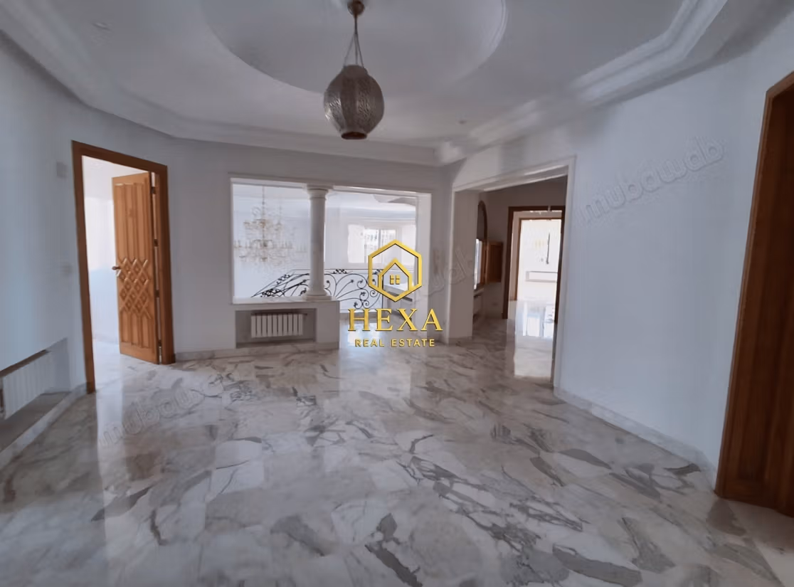 Master villa with sea view in La Marsa