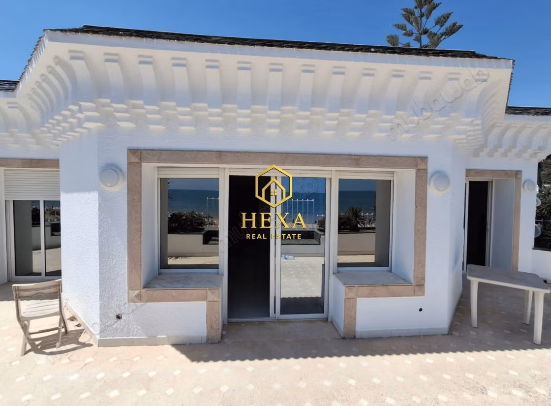 Master villa with sea view in La Marsa