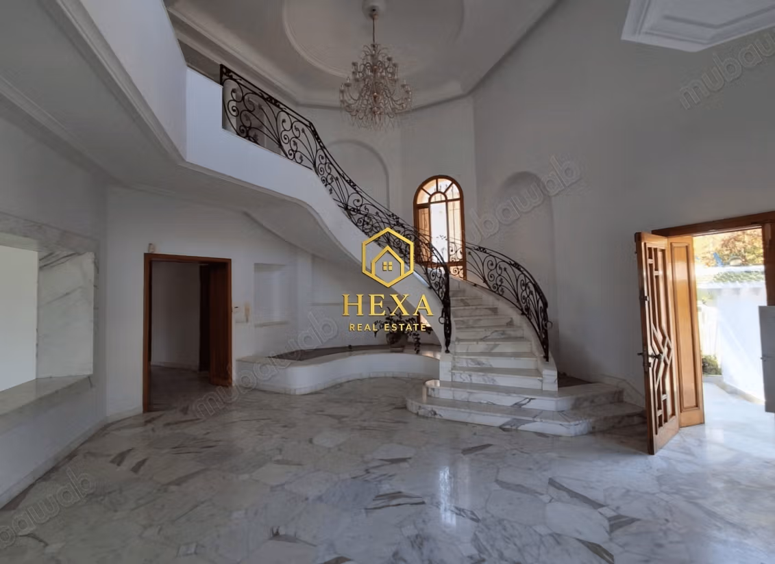 Master villa with sea view in La Marsa
