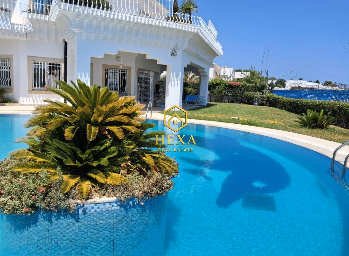 Master villa with sea view in La Marsa
