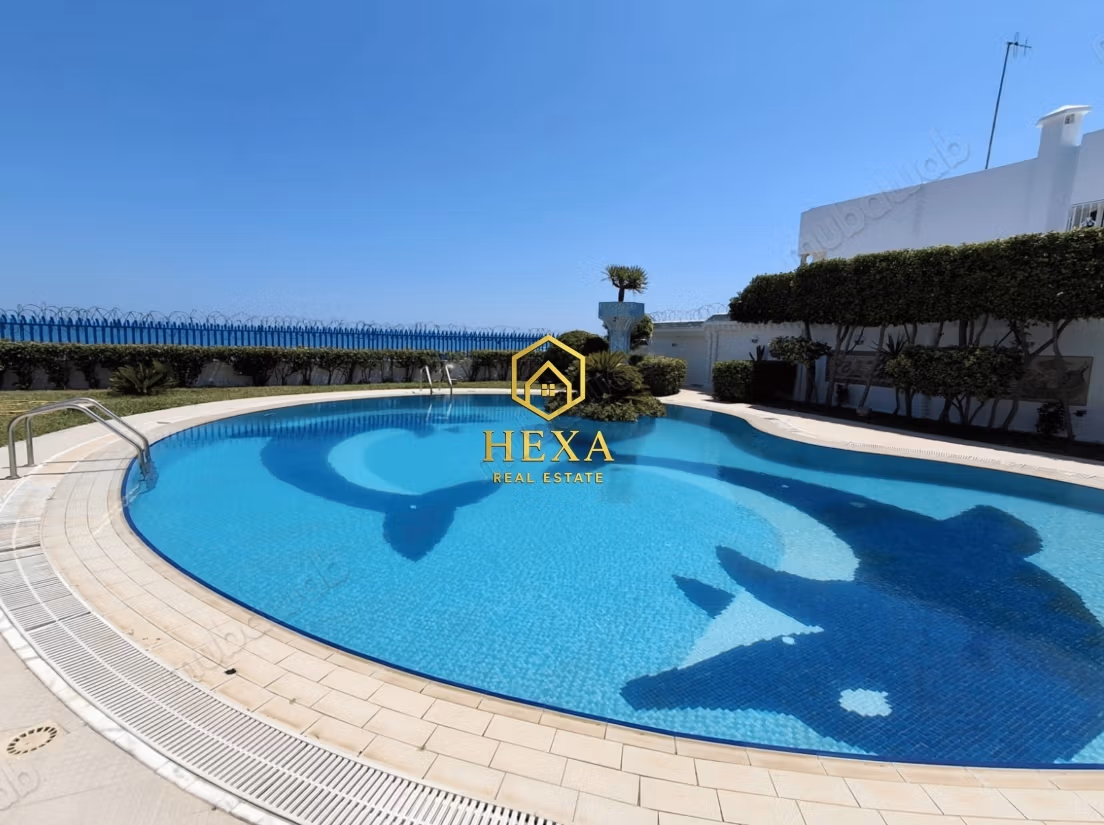 Master villa with sea view in La Marsa