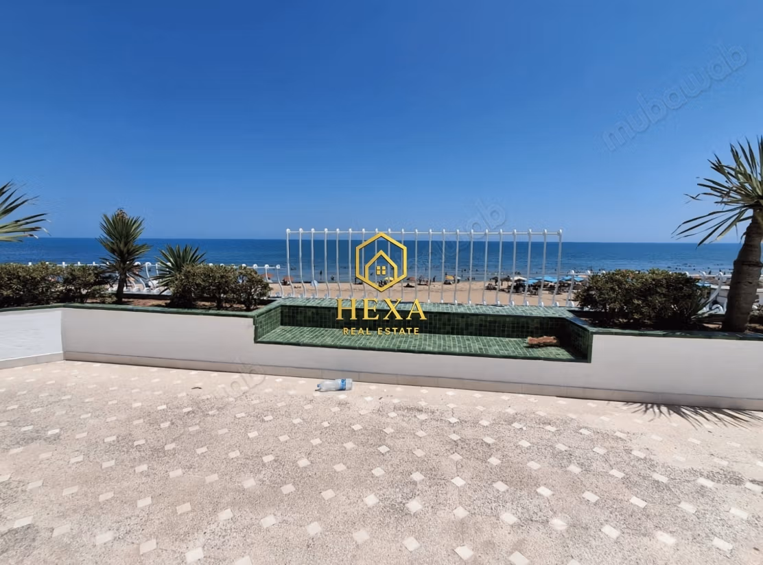 Master villa with sea view in La Marsa