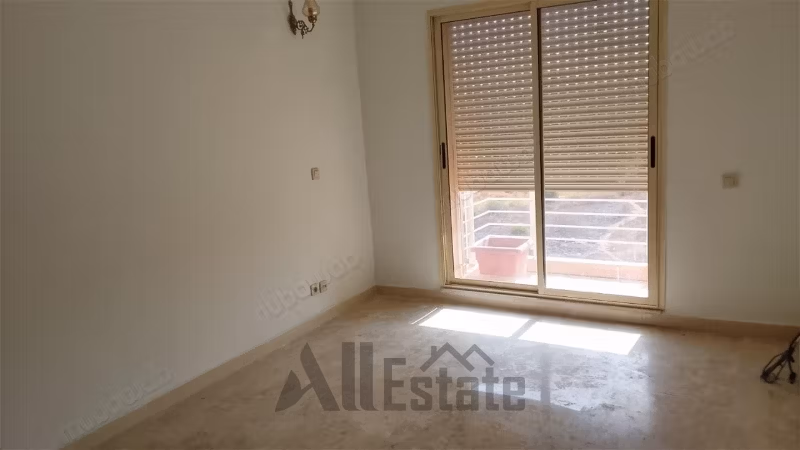 Appartement vide à louer – Les Champs Ennasim