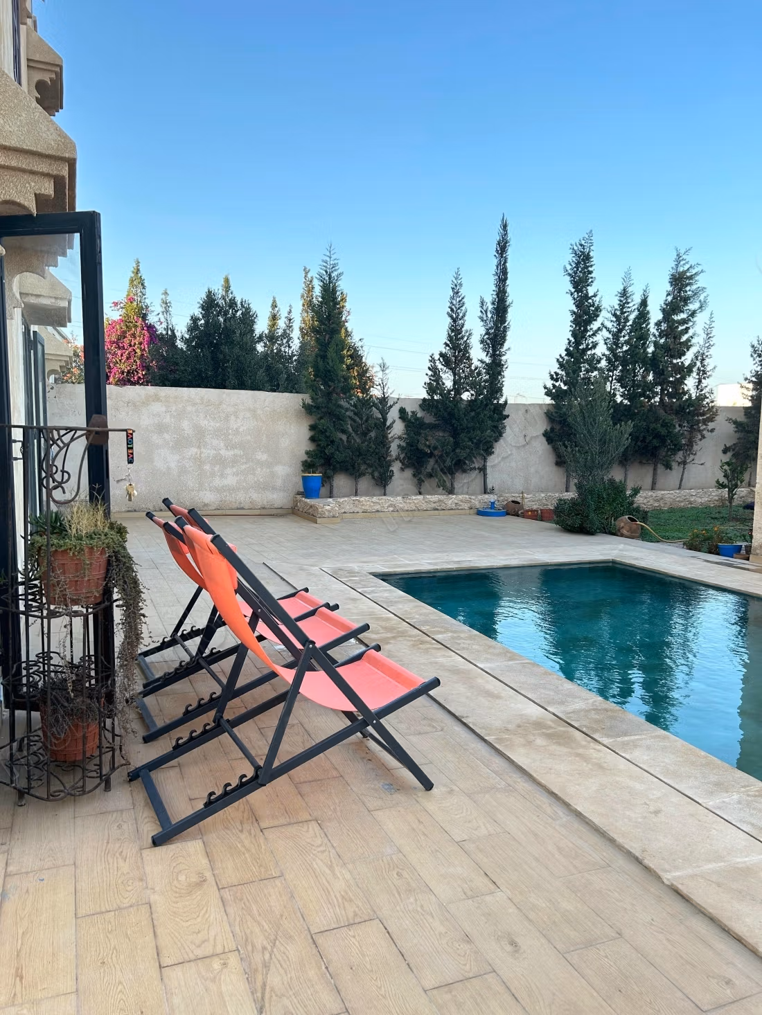 Superb villa for rent in Douar Laarab. 2 comfortable bedrooms. Satellite dish, secure residence