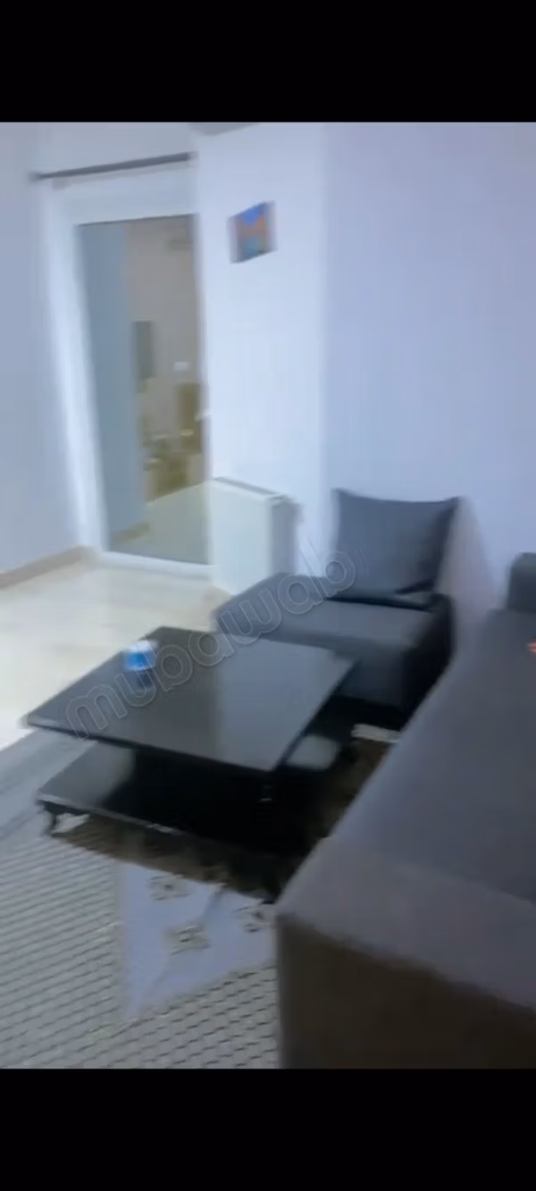 Appartement en location à Cité Les palmeraies. 
1 belle chambre. 
Bien meublé